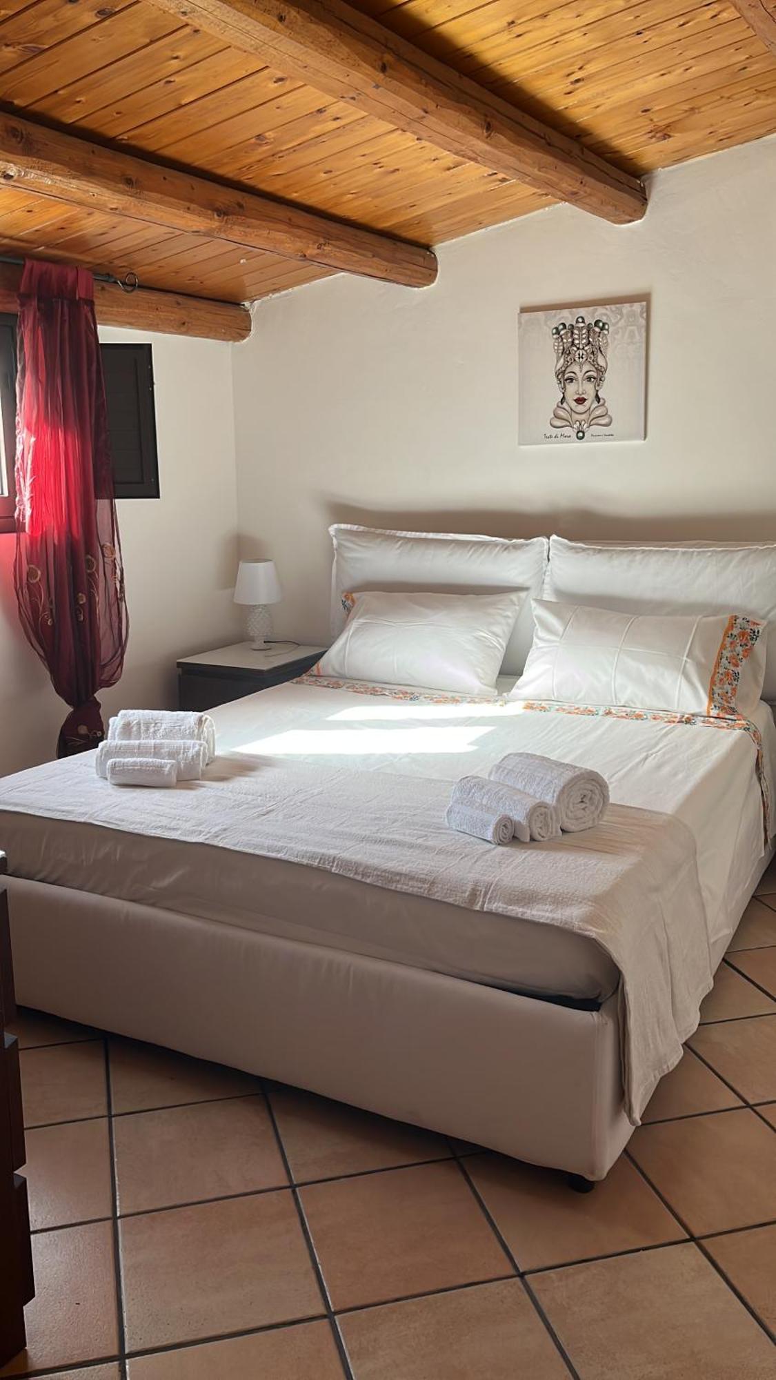 Nikuzza Holiday House Noto Esterno foto
