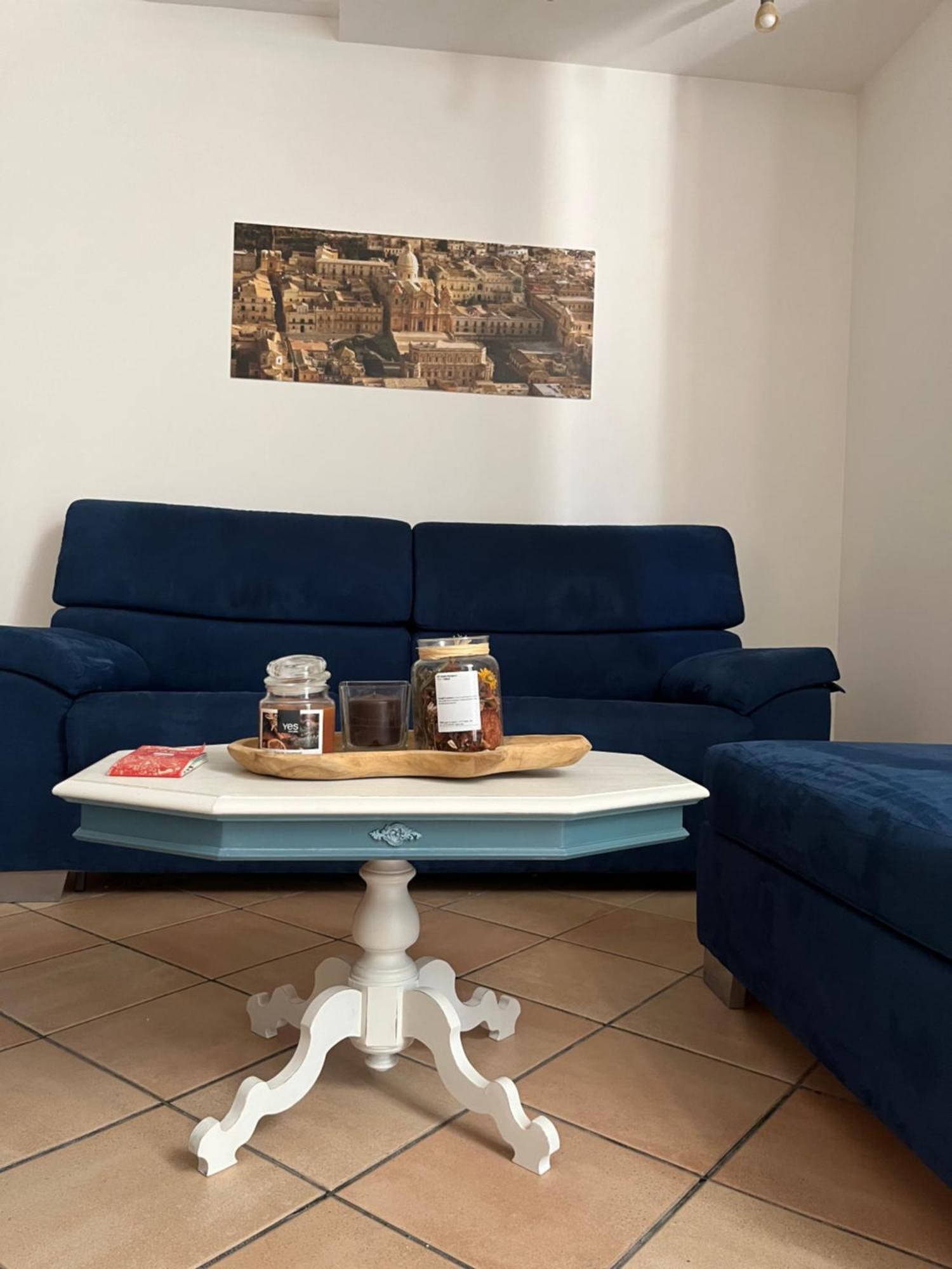 Nikuzza Holiday House Noto Esterno foto